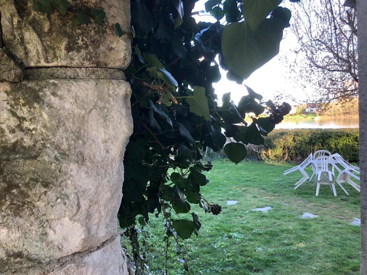 Behuard : Maison Vue Loire Buitenkant foto