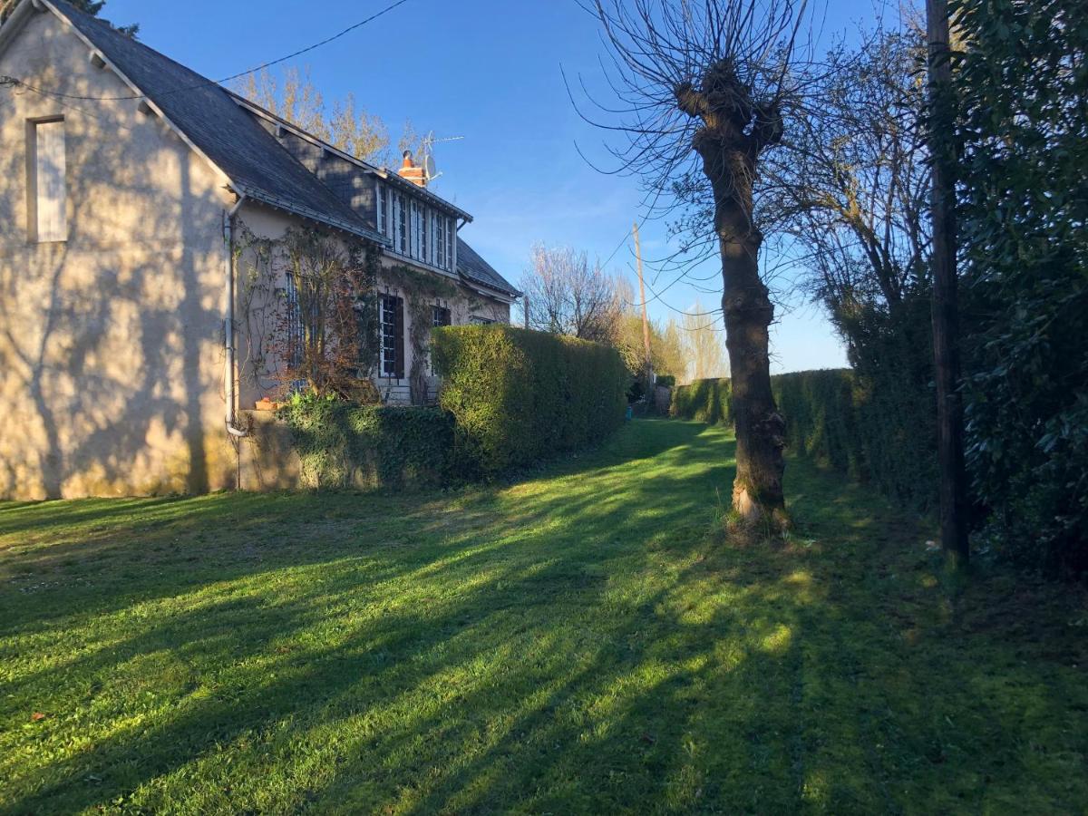 Behuard : Maison Vue Loire Buitenkant foto
